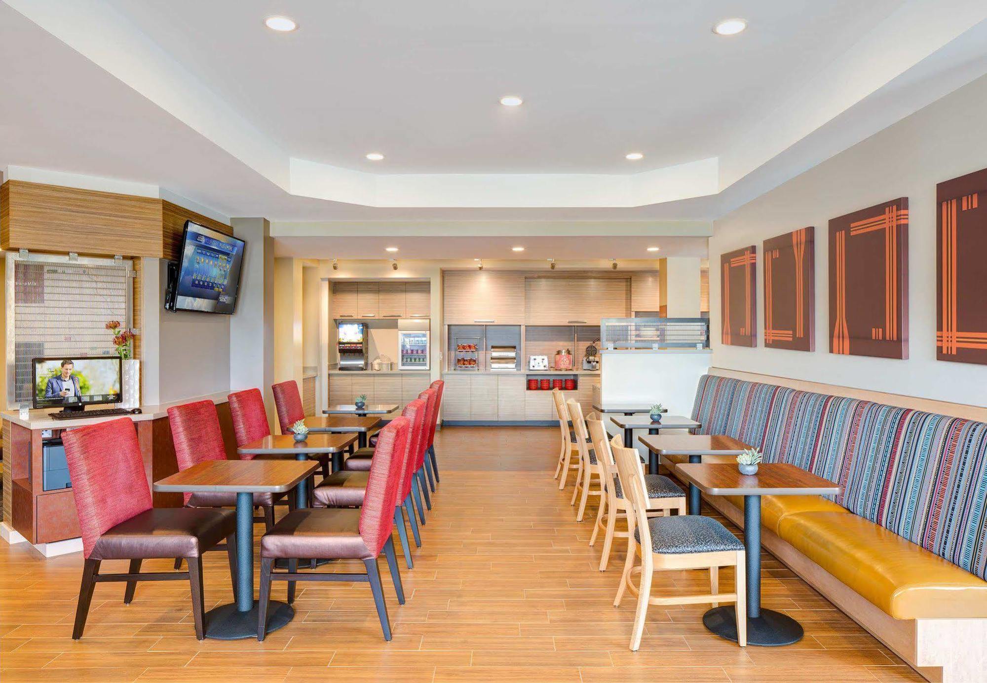 Mainstay Suites Middleburg Heights Cleveland Airport Exterior photo